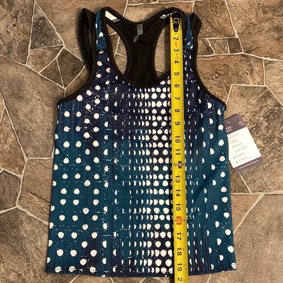 NWT Threads 4 Thought High Performance Workout Tank With Built in Shelf Bra XS - Picture 3 of 10
